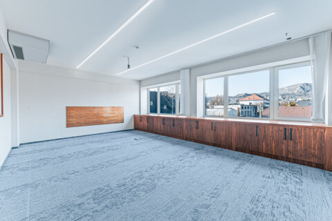 Kiadó iroda ALFA HUB OFFICE 24