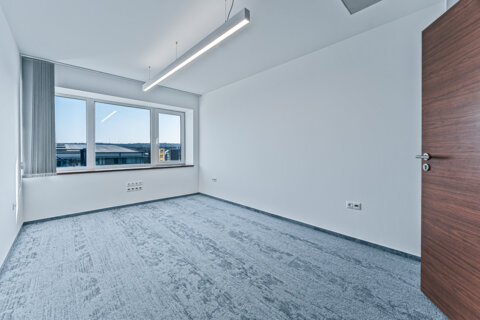 Kiadó iroda ALFA HUB OFFICE 24