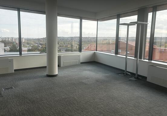 Sasad West Irodaház